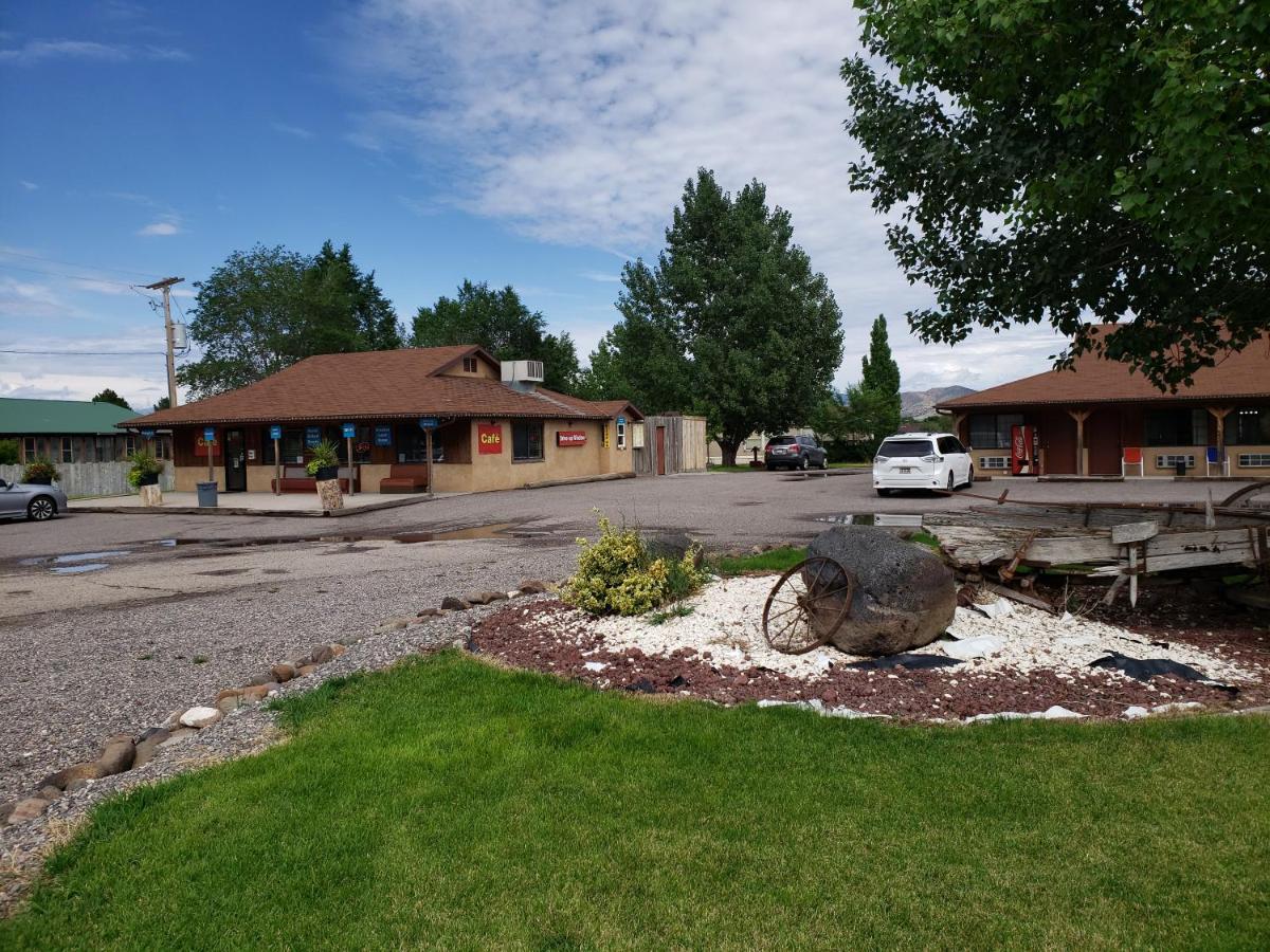 Motel Butch Cassidy'S Hideout à Circleville Extérieur photo
